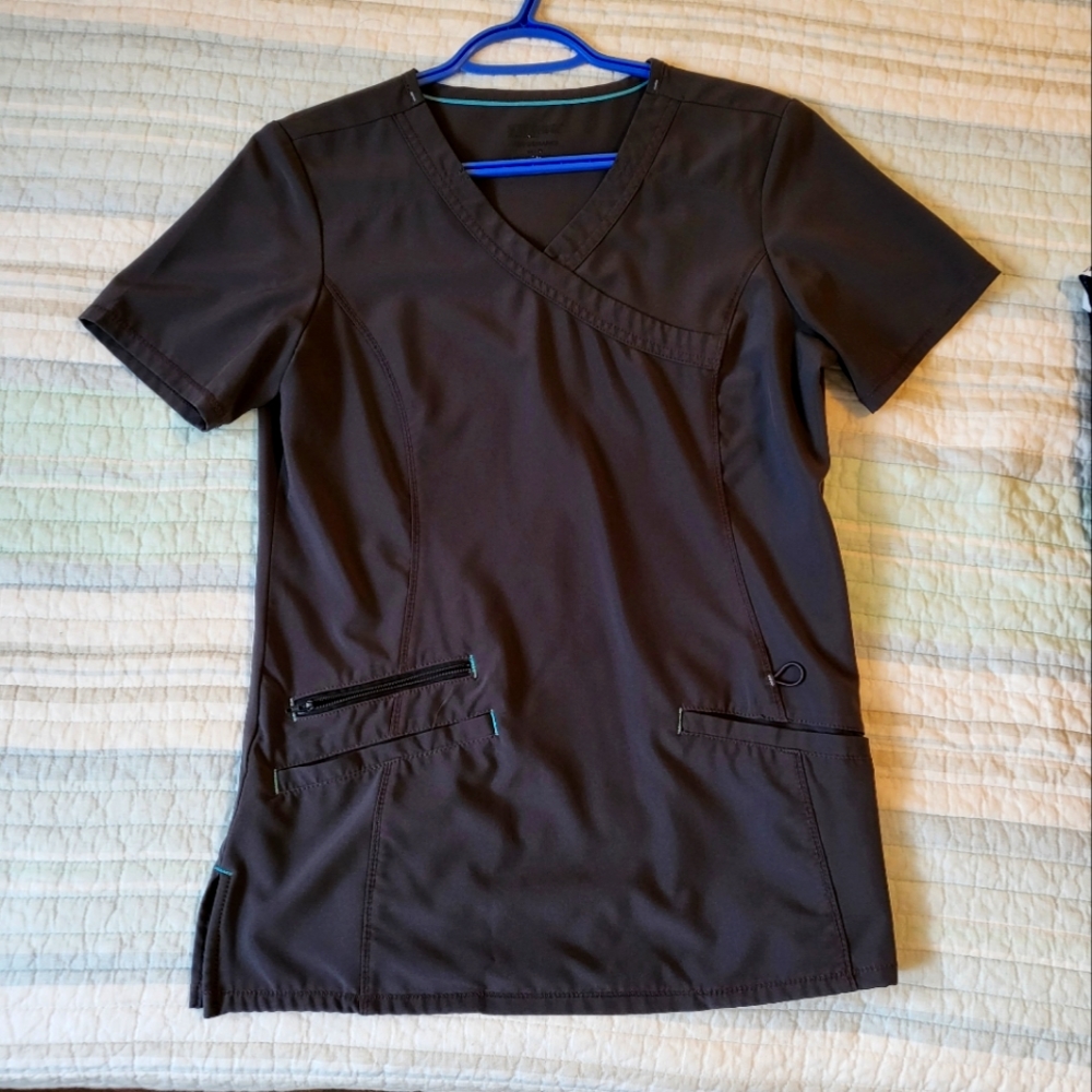 Scrub shirt